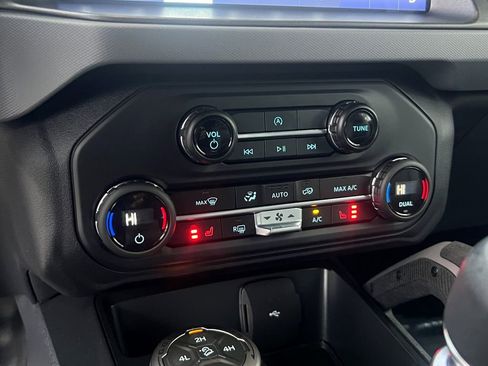 Used 2024 Ford Bronco Big Bend image 20