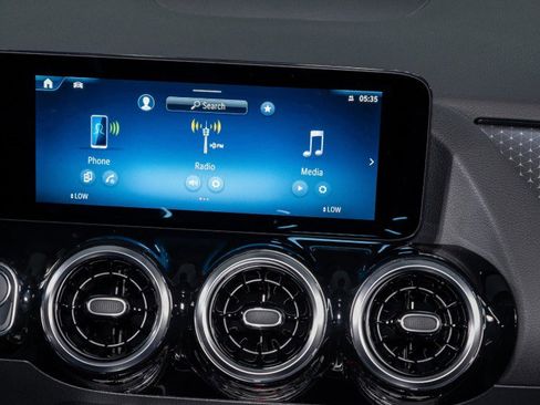 New 2026 Mercedes-Benz GLA 250 image 17