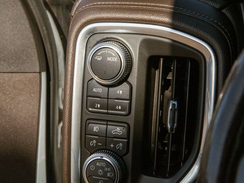 Used 2020 GMC Sierra 3500 Denali w/ Denali Ultimate Package AWD/4WD image 16
