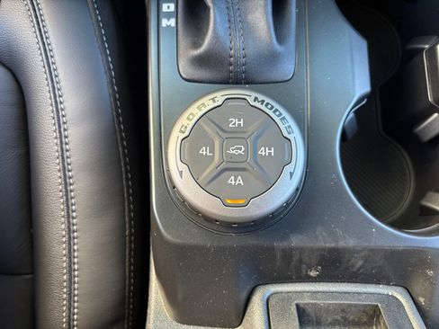 New 2025 Ford Bronco Outer Banks w/ Sasquatch Package image 30