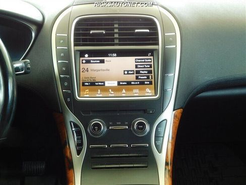 Used 2019 Lincoln Nautilus Select image 13