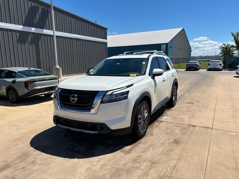 Used 2023 Nissan Pathfinder SL w/ SL Premium Package AWD/4WD image 1