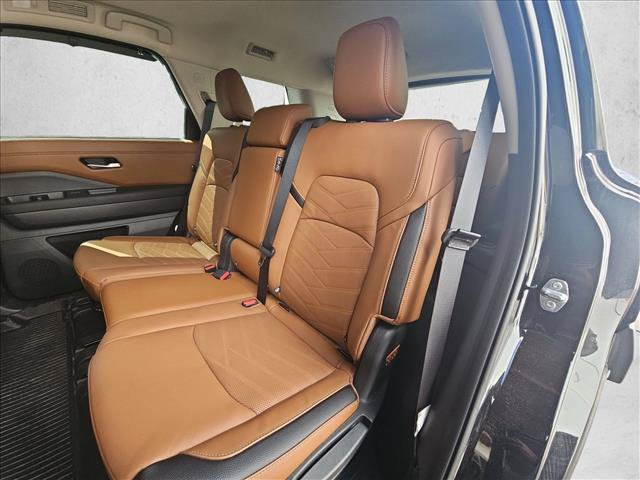 Used 2025 Nissan Pathfinder Platinum w/ Cargo Package FWD image 16