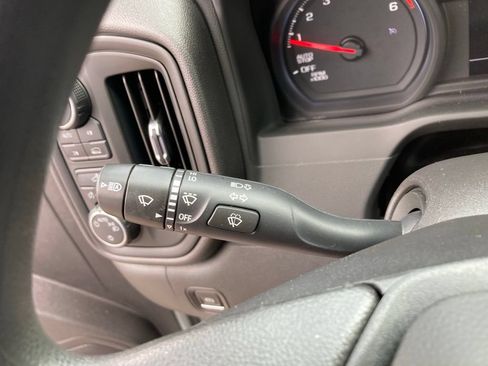 Used 2022 Chevrolet Silverado 1500 W/T w/ WT Value Package AWD/4WD image 9