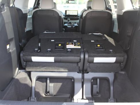 Certified 2026 Toyota Sienna XSE FWD image 22