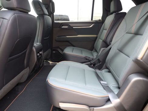 New 2026 GMC Acadia AT4 w/ Luxury Package AWD/4WD image 18