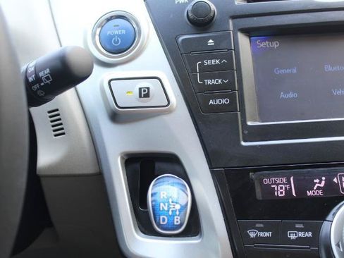Used 2012 Toyota Prius V Three w/ Preferred Accessory Pkg FWD image 34