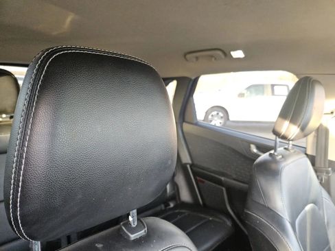 Used 2020 Ford Escape Titanium image 14