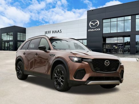 Certified 2025 MAZDA CX-70 3.3 Turbo w/ Premium Plus Pkg image 4