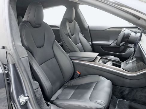Used 2022 Tesla Model S image 30