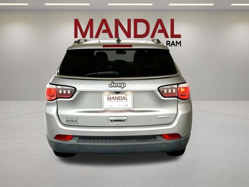 Used 2019 Jeep Compass Latitude w/ Popular Equipment Group AWD/4WD image 6
