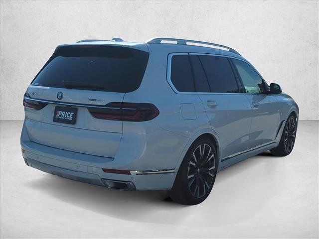 Used 2024 BMW X7 xDrive40i w/ Parking Assistance Package AWD/4WD image 5
