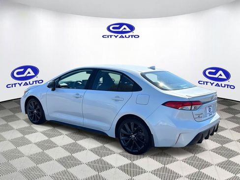 Used 2024 Toyota Corolla SE image 6