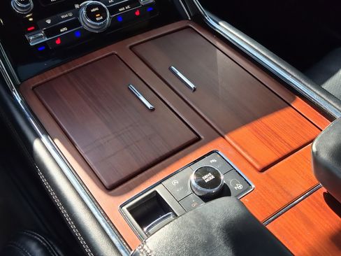 Used 2020 Lincoln Navigator Reserve w/ Equipment Group 208A Reserve image 33