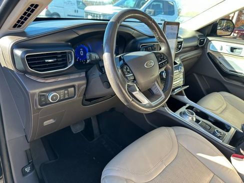 Used 2022 Ford Explorer Platinum w/ Equipment Group 601A image 26