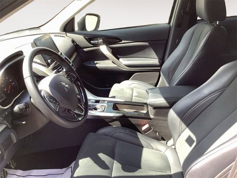 Used 2024 Mitsubishi Eclipse Cross SE image 9