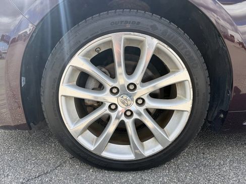Used 2013 Toyota Avalon Limited w/ Technology Pkg FWD image 11