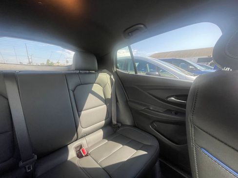 Used 2025 Buick Envista Sport Touring image 37