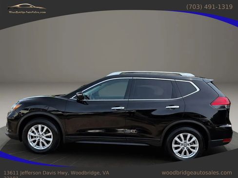 Used 2017 Nissan Rogue SV w/ SV Premium Package FWD image 3