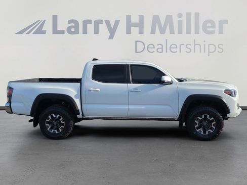 Used 2023 Toyota Tacoma TRD Off-Road image 6