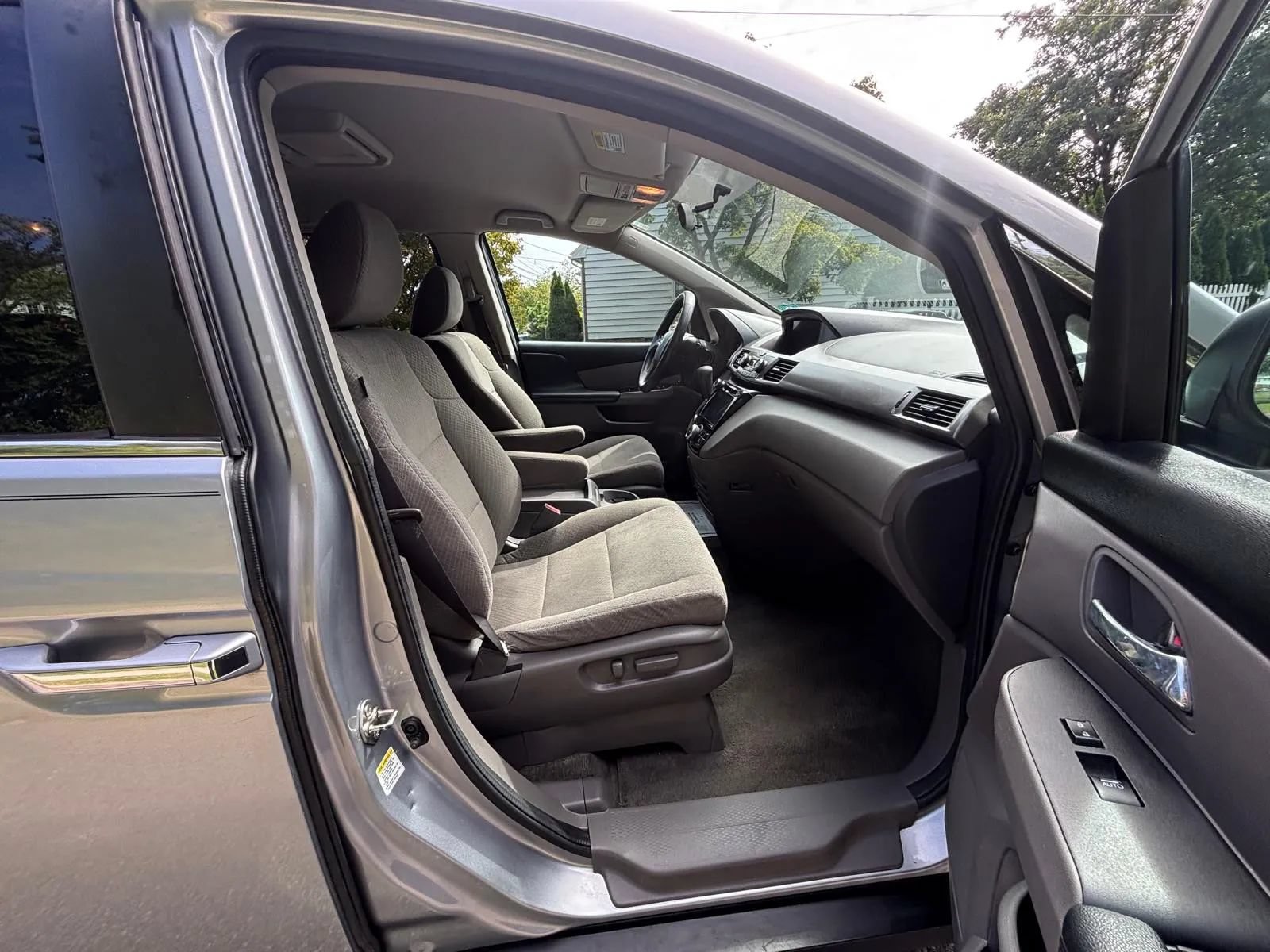 Used 2016 Honda Odyssey SE image 26