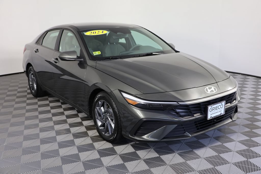 Used 2024 Hyundai Elantra SEL FWD image 1
