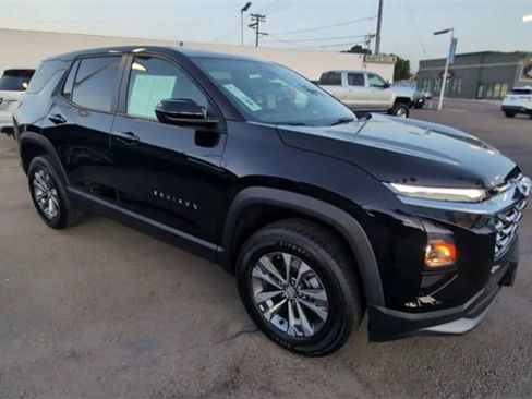 Used 2026 Chevrolet Equinox LT image 2