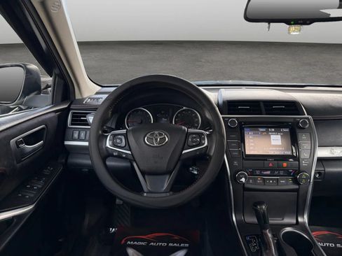 Used 2017 Toyota Camry XSE w/ Moonroof Package FWD image 26