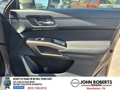 Used 2024 Nissan Pathfinder Platinum FWD image 20