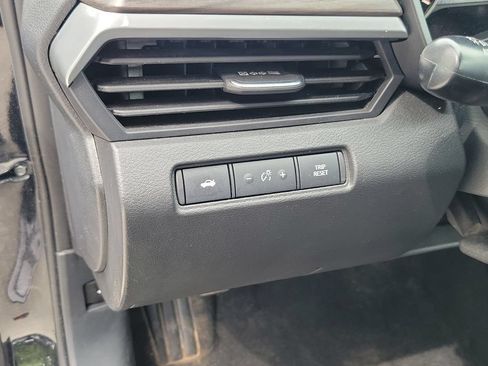 Used 2025 Nissan Altima 2.5 SV FWD image 17