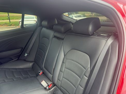 Used 2023 Kia Stinger GT2 RWD image 9