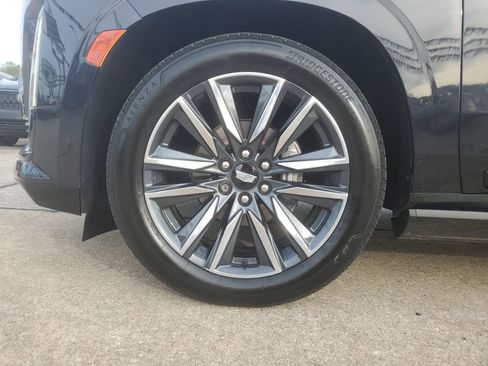 Used 2022 Cadillac Escalade Sport w/ Touring Package image 7