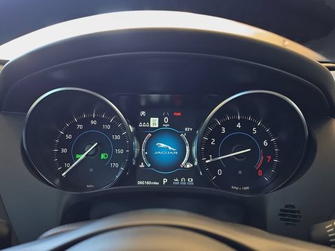 Used 2020 Jaguar F-PACE AWD/4WD image 22