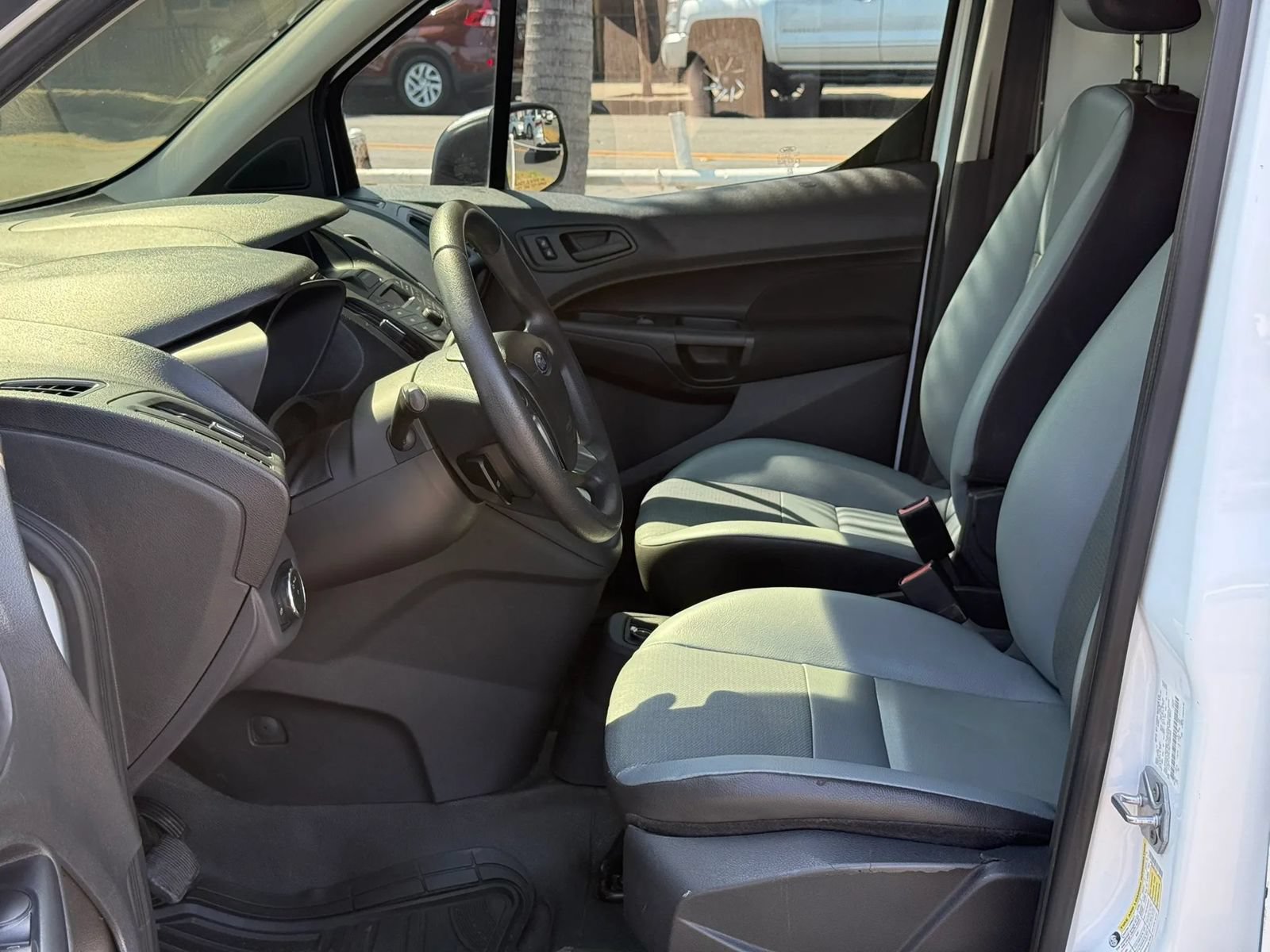 Used 2015 Ford Transit Connect XL FWD image 14