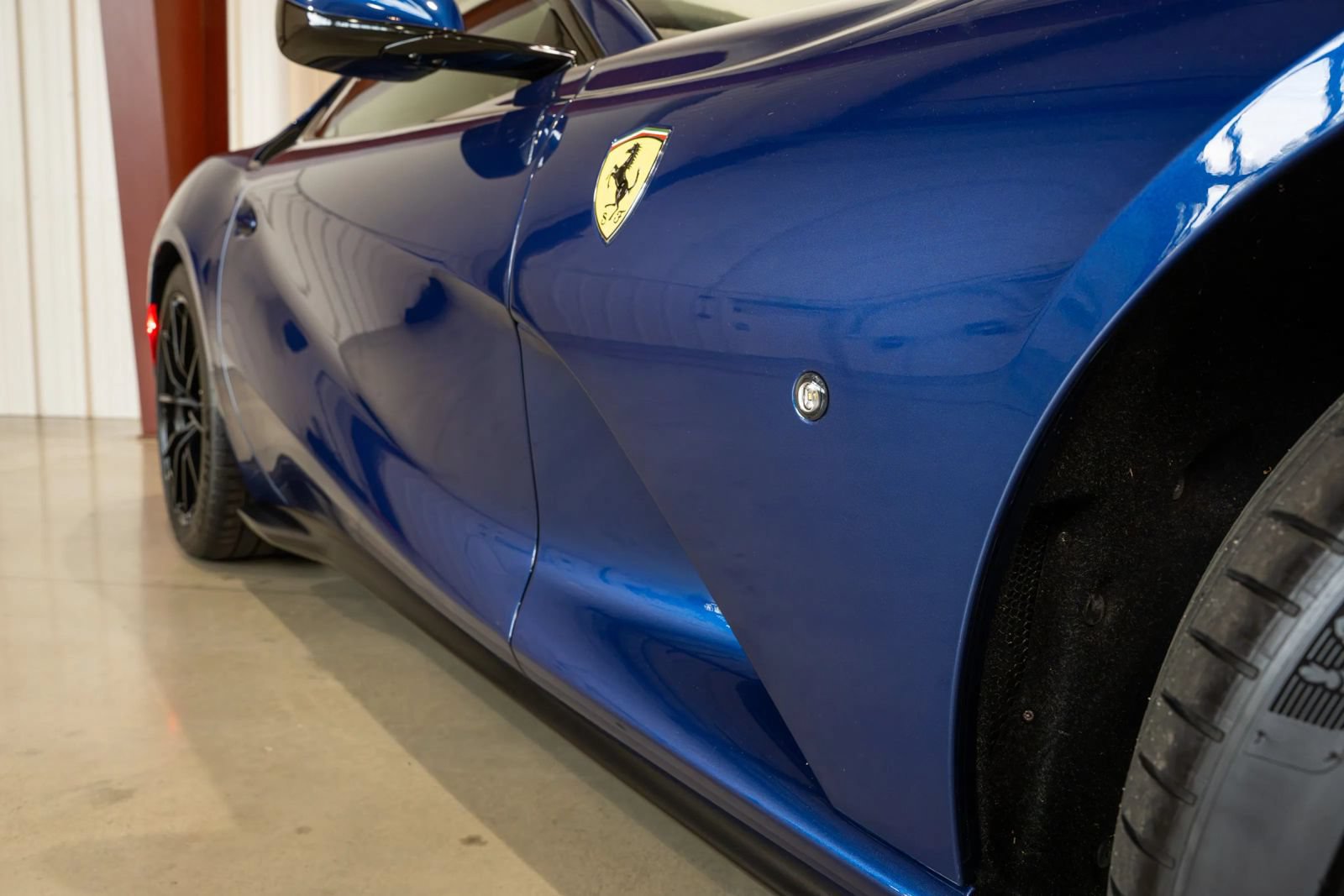 Used 2019 Ferrari 812 Superfast RWD image 22
