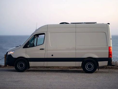 Used 2021 Mercedes-Benz Sprinter 2500 image 72