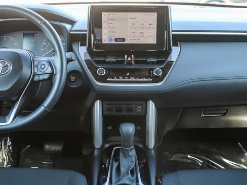 Used 2024 Toyota Corolla Cross LE image 13