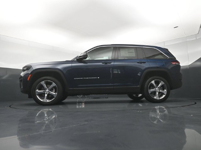 New 2026 Jeep Grand Cherokee Limited w/ Trailer Tow Package AWD/4WD image 21