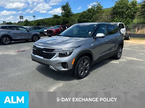 Used 2026 Kia Seltos LX FWD image 3
