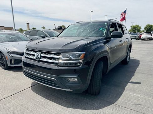 Used 2018 Volkswagen Atlas SE FWD image 2