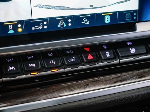 Used 2022 Chevrolet Silverado 1500 LTZ image 21