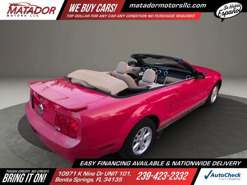 Used 2008 Ford Mustang Deluxe Convertible RWD image 9