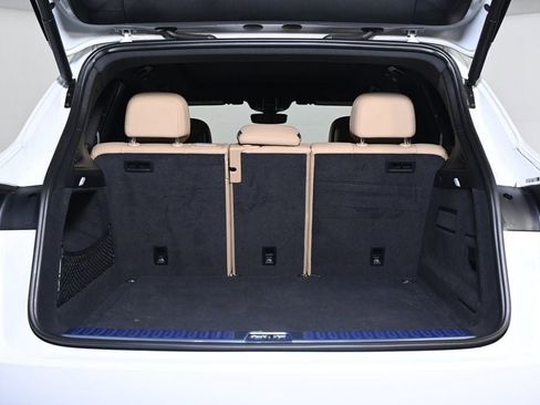 Certified 2023 Porsche Cayenne Platinum Edition AWD/4WD image 28