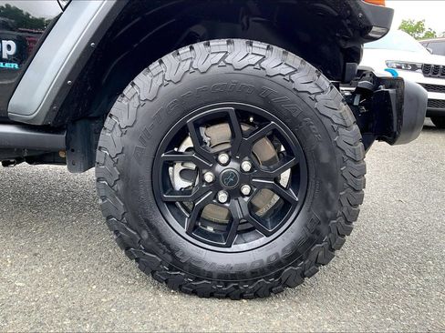 Certified 2024 Jeep Wrangler Unlimited AWD/4WD image 10