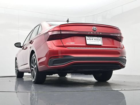 Used 2025 Volkswagen Jetta Sport FWD image 38