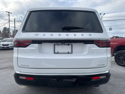 Used 2023 Jeep Wagoneer Series III w/ Premium Group I image 3