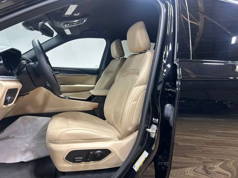 Used 2023 Jeep Grand Cherokee Limited AWD/4WD image 21