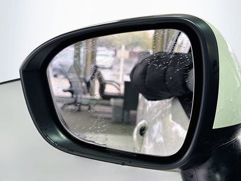 Used 2022 Nissan Rogue SV image 22