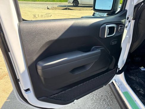 New 2026 Jeep Wrangler Unlimited Sport AWD/4WD image 17