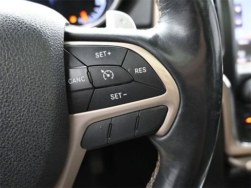 Used 2014 Jeep Grand Cherokee Overland image 24